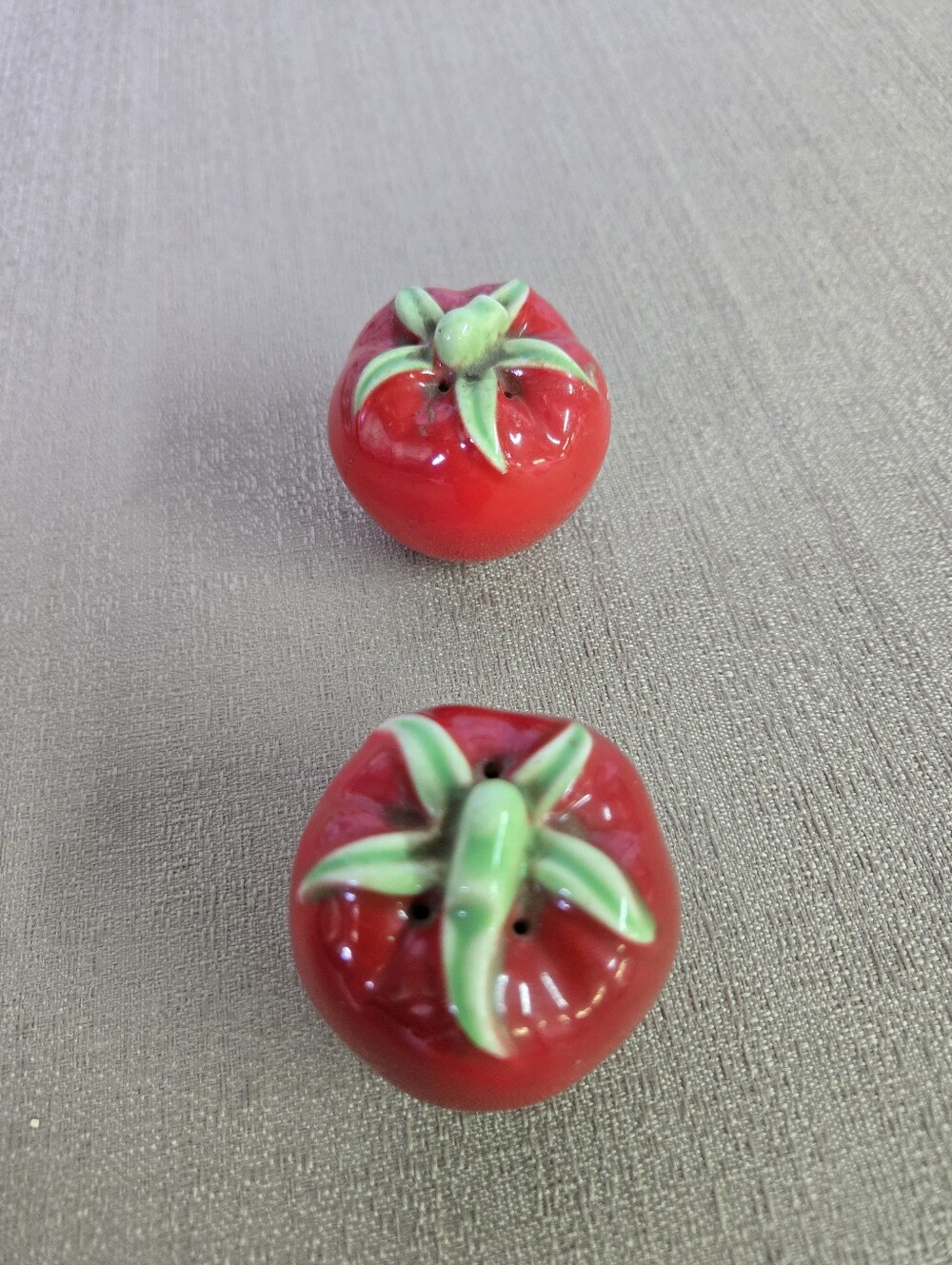 Ceramic Tomato Salt and Pepper Shakers - Red & Green